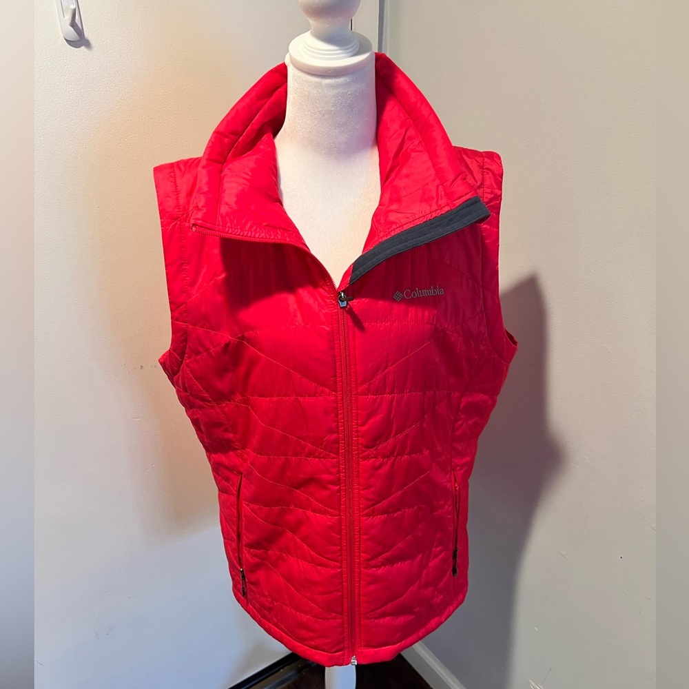 Columbia hot pink vest size XL